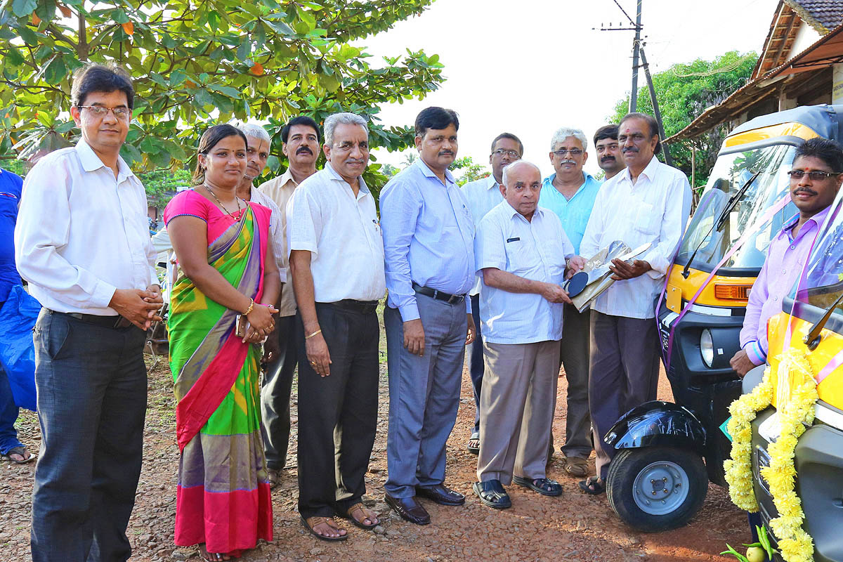 ಉಡುಪಿ: ಸ್ವಯಂ ಉದ್ಯೋಗಕ್ಕಾಗಿ ವಾಹನ ವಿತರಣೆ